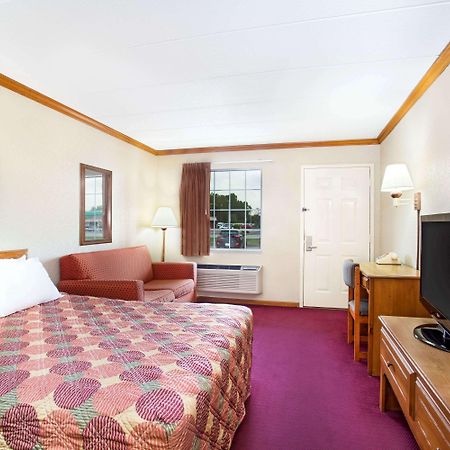 Days Inn By Wyndham Auburn Εξωτερικό φωτογραφία